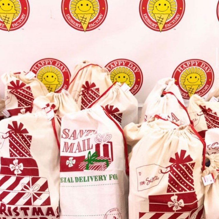 Christmas gifts with Happy Days Dessert Factory